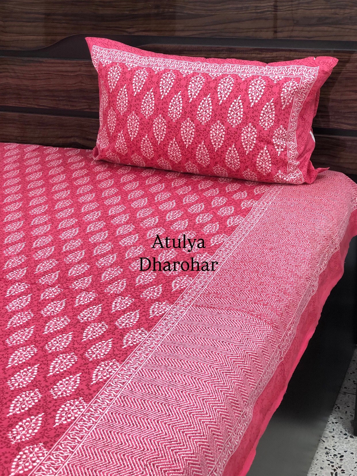 Pink Butti Cotton King Size Bedsheet