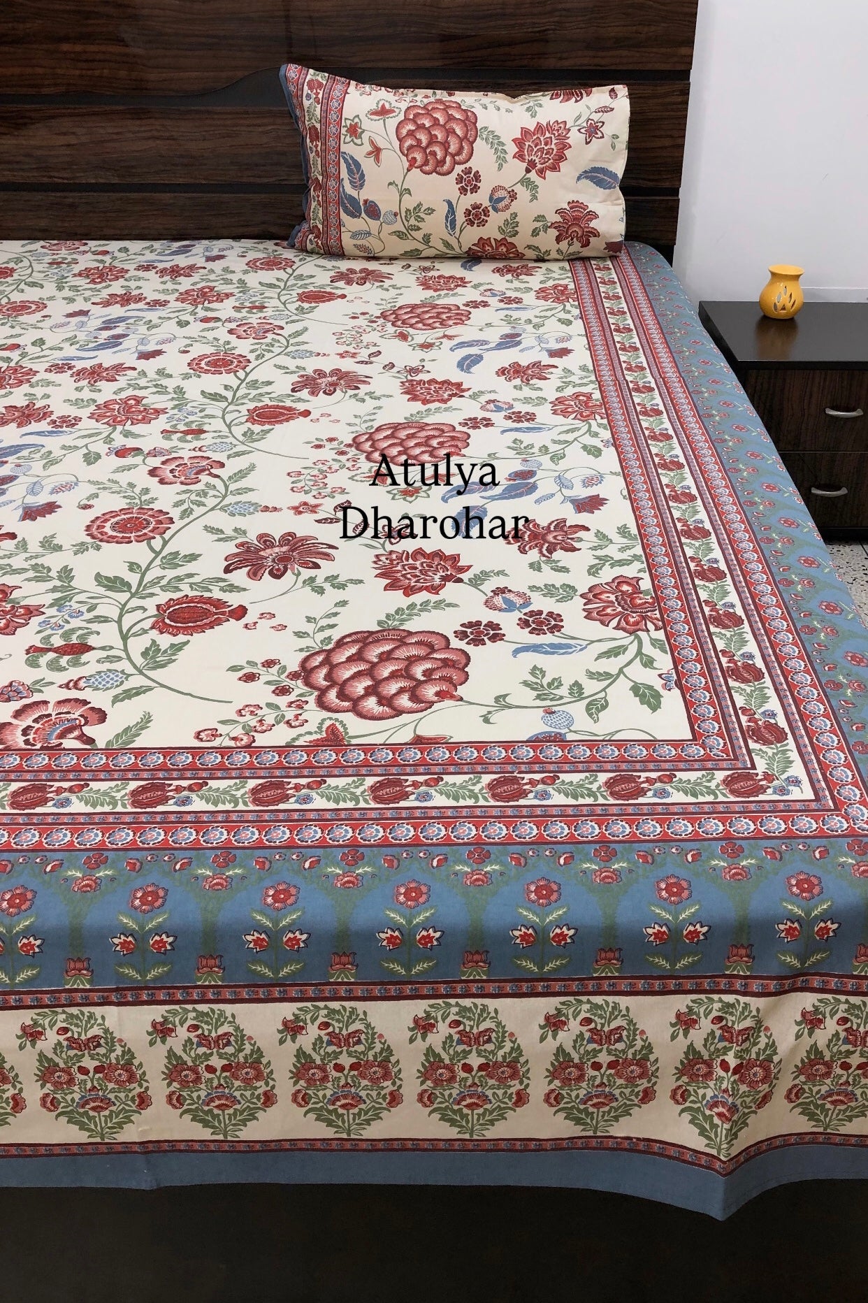 Red and Green Floral Jaal Cotton Super King Bedsheet