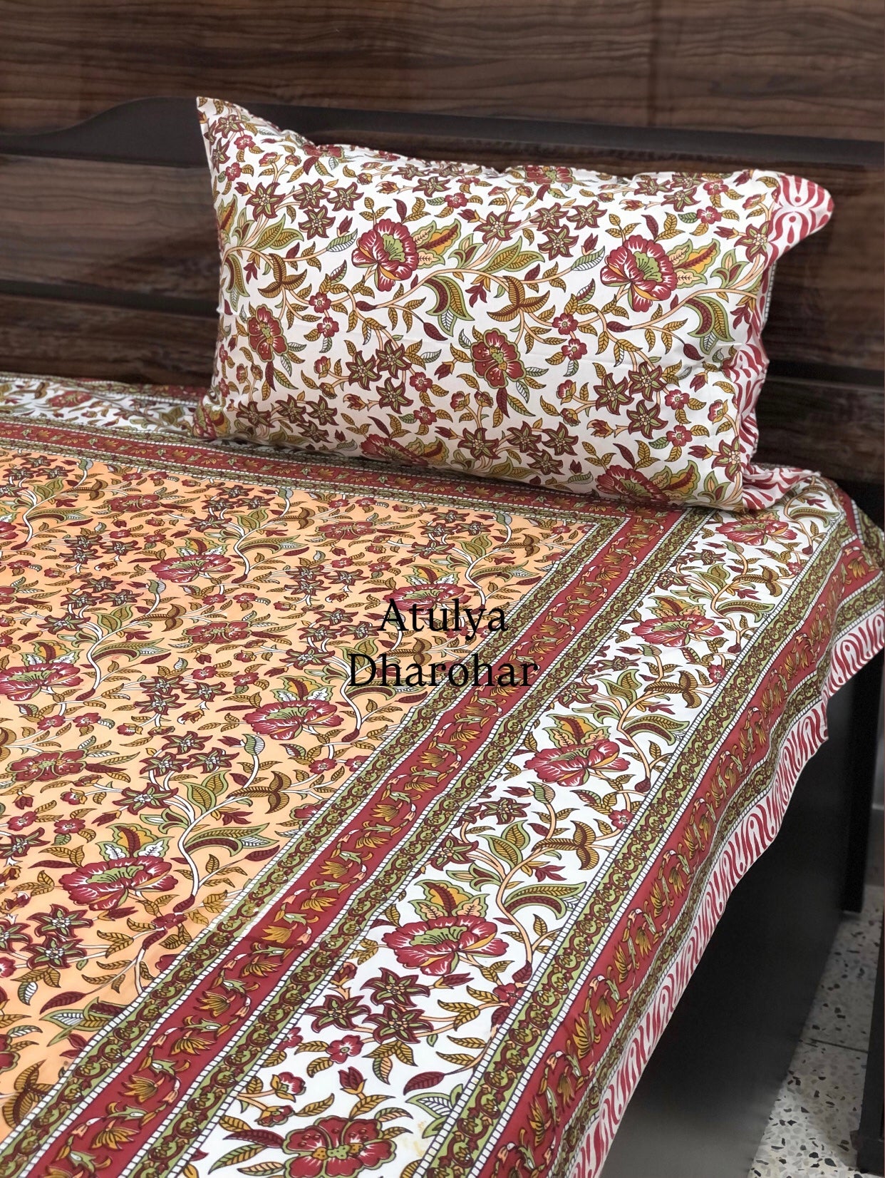 Red Floral Jaal Cotton Single Bedsheet