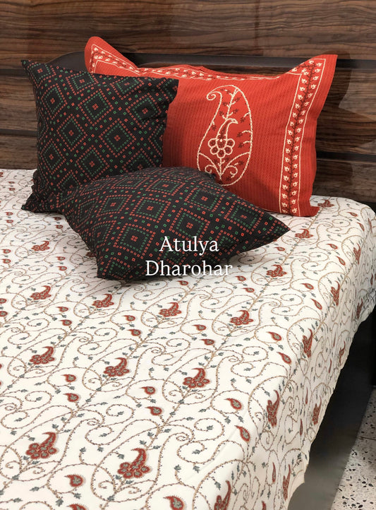 Maroon Paisley Jaal Cotton Super King Bedsheet