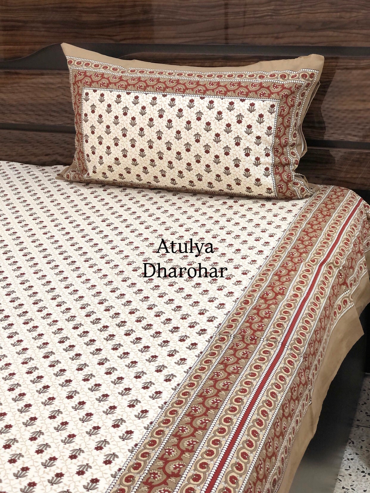 Maroon Floral Mughal Jaal Cotton King Size Bedsheet