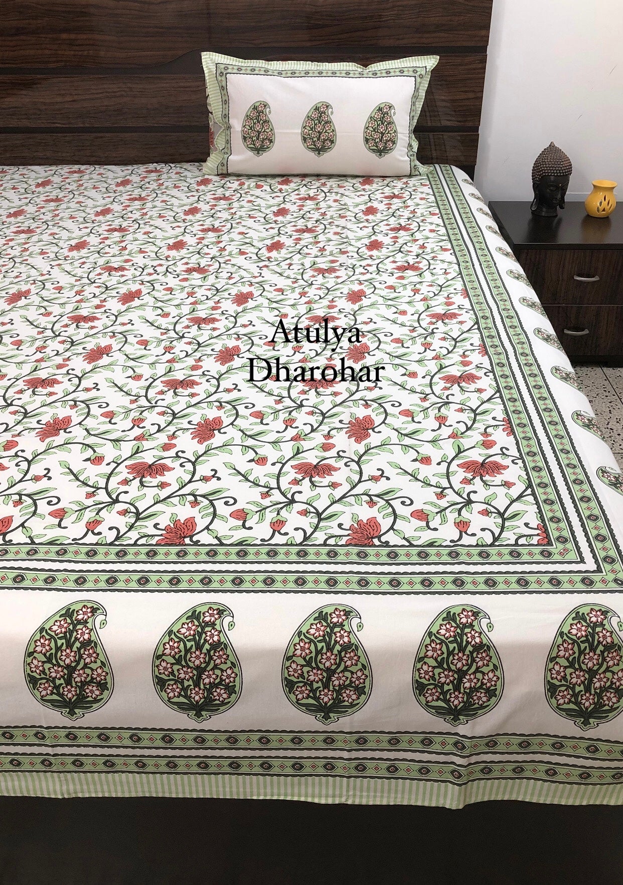 Floral Jaal with Paisley Motifs Bedsheet