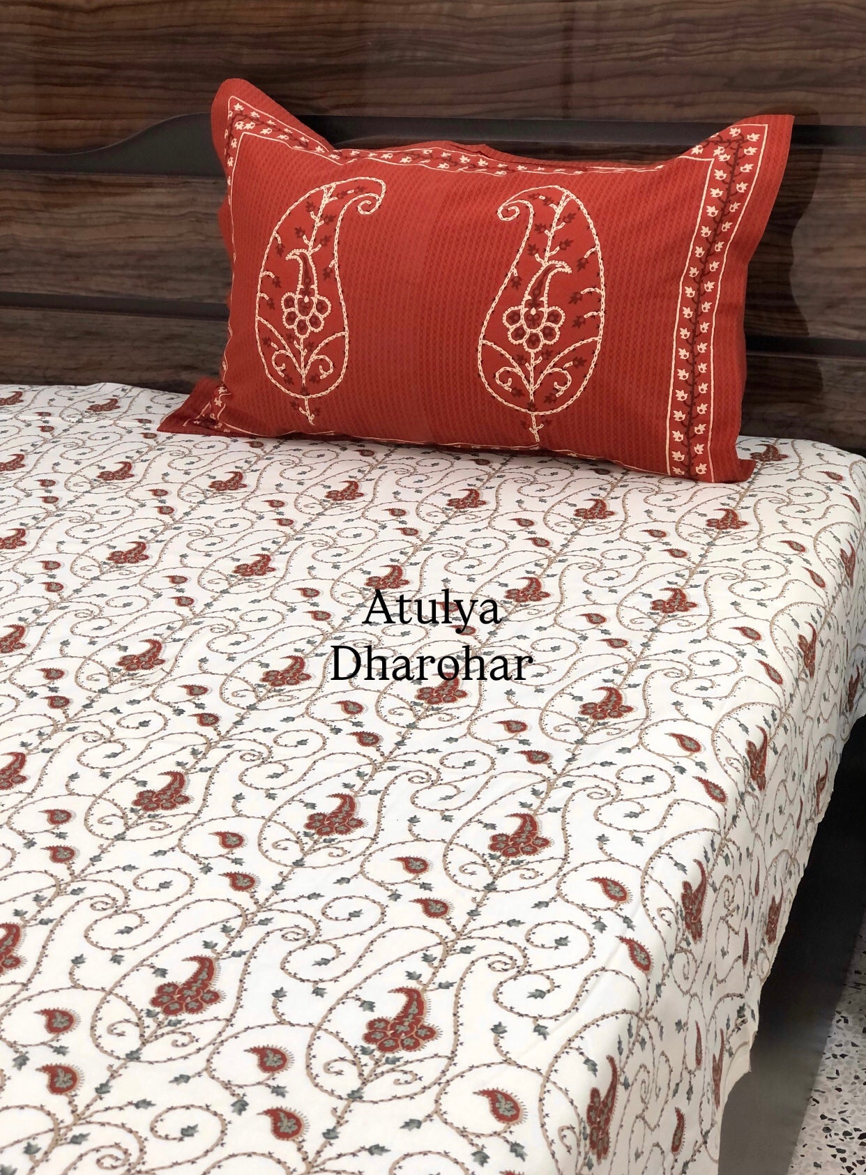 Maroon Paisley Jaal Cotton Super King Bedsheet