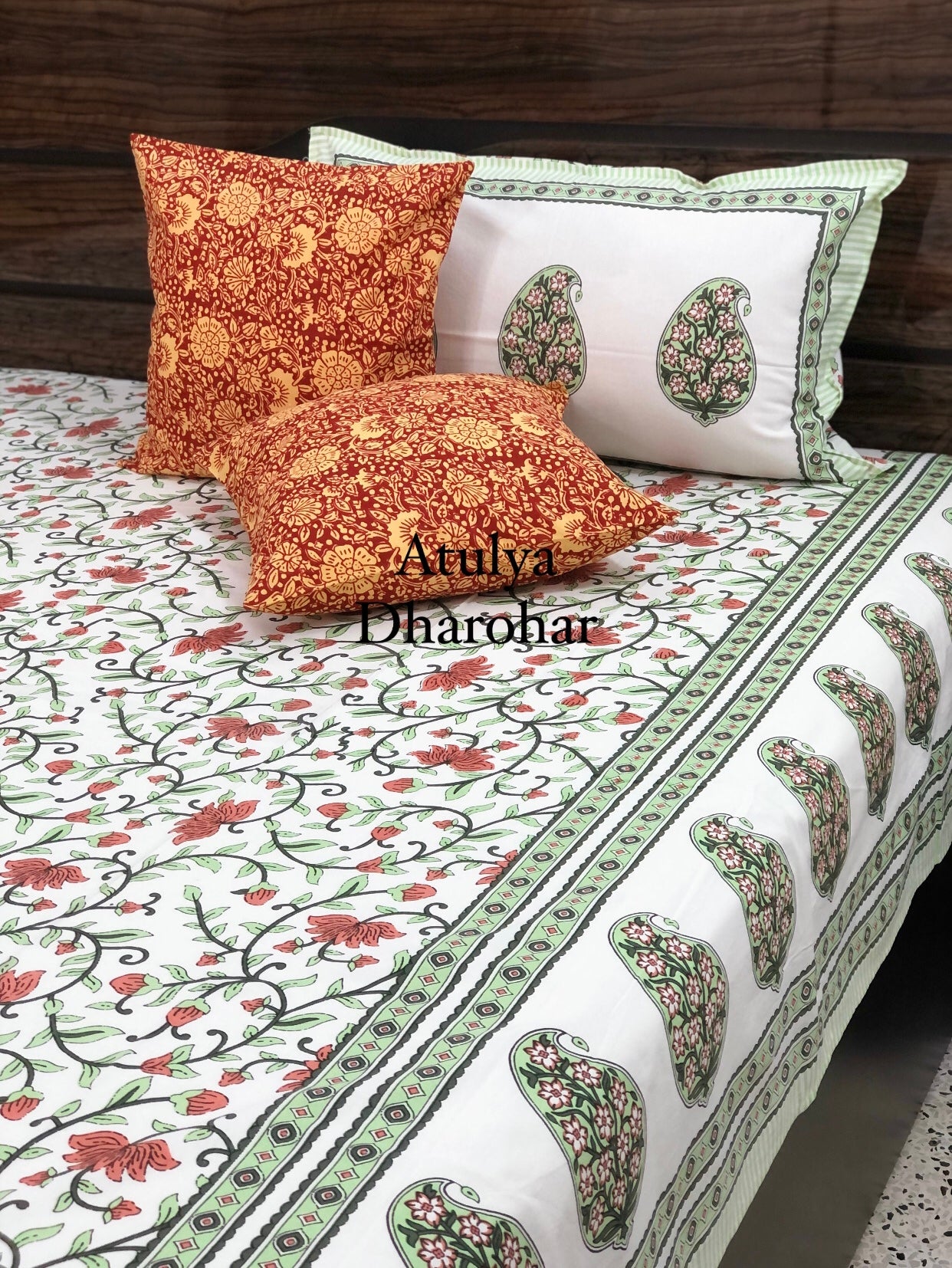 Floral Jaal with Paisley Motifs Bedsheet