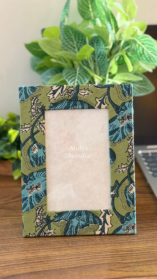 Green Floral Motifs Photo Frame