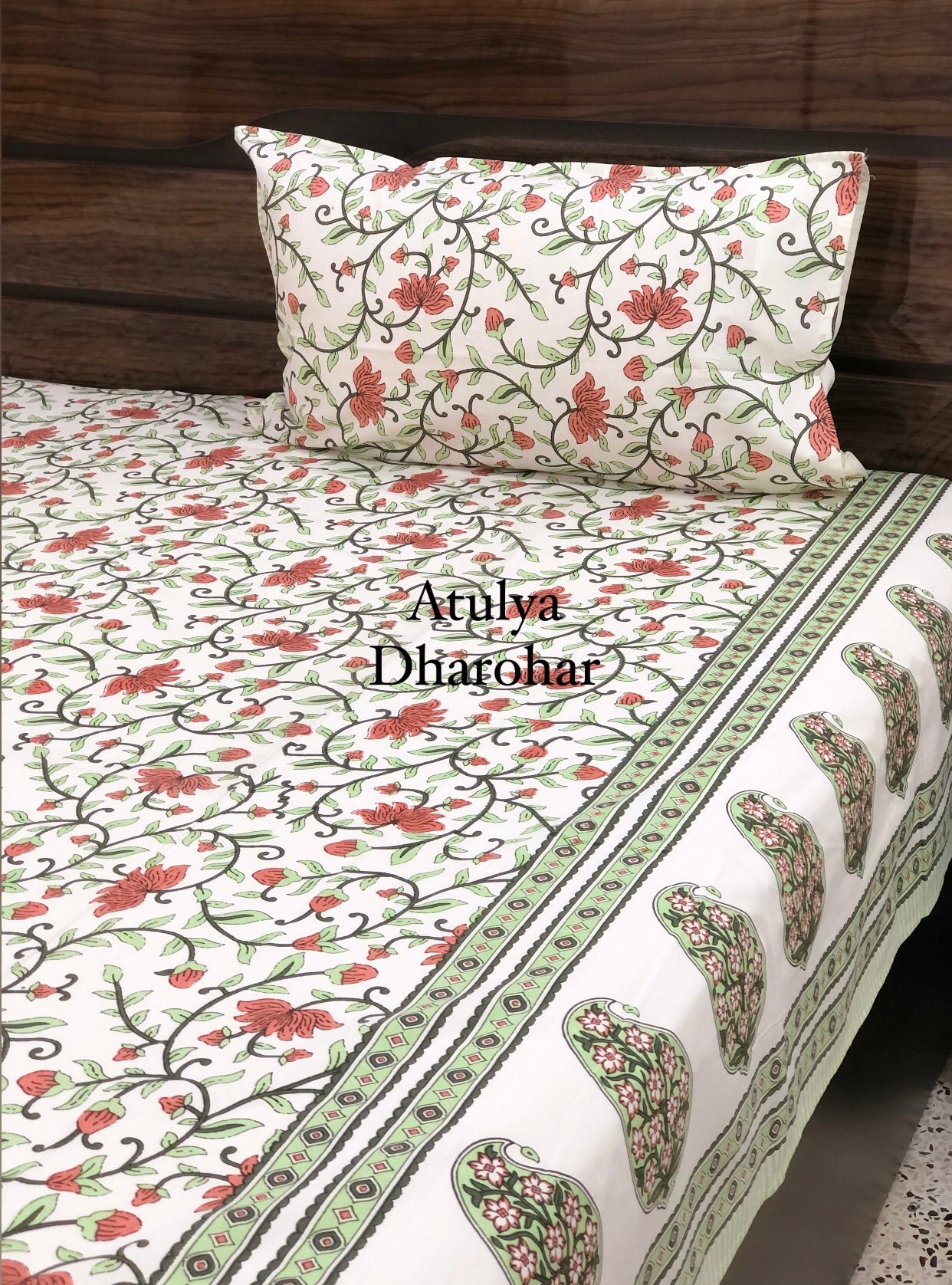 Floral Jaal with Paisley Motifs Bedsheet