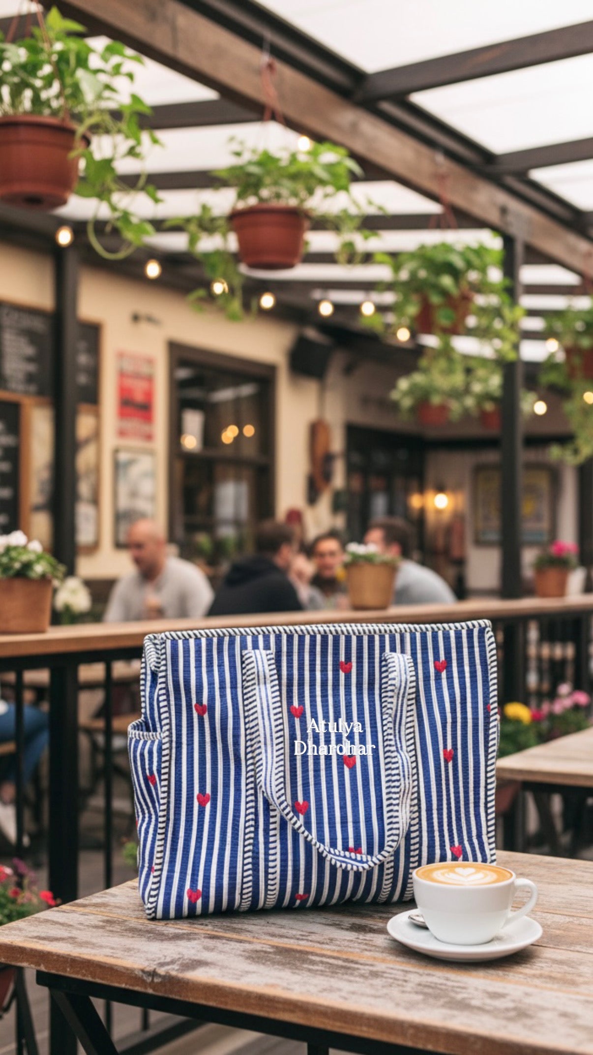 Blue and Red Hearts Medium Tote Bag with Zip