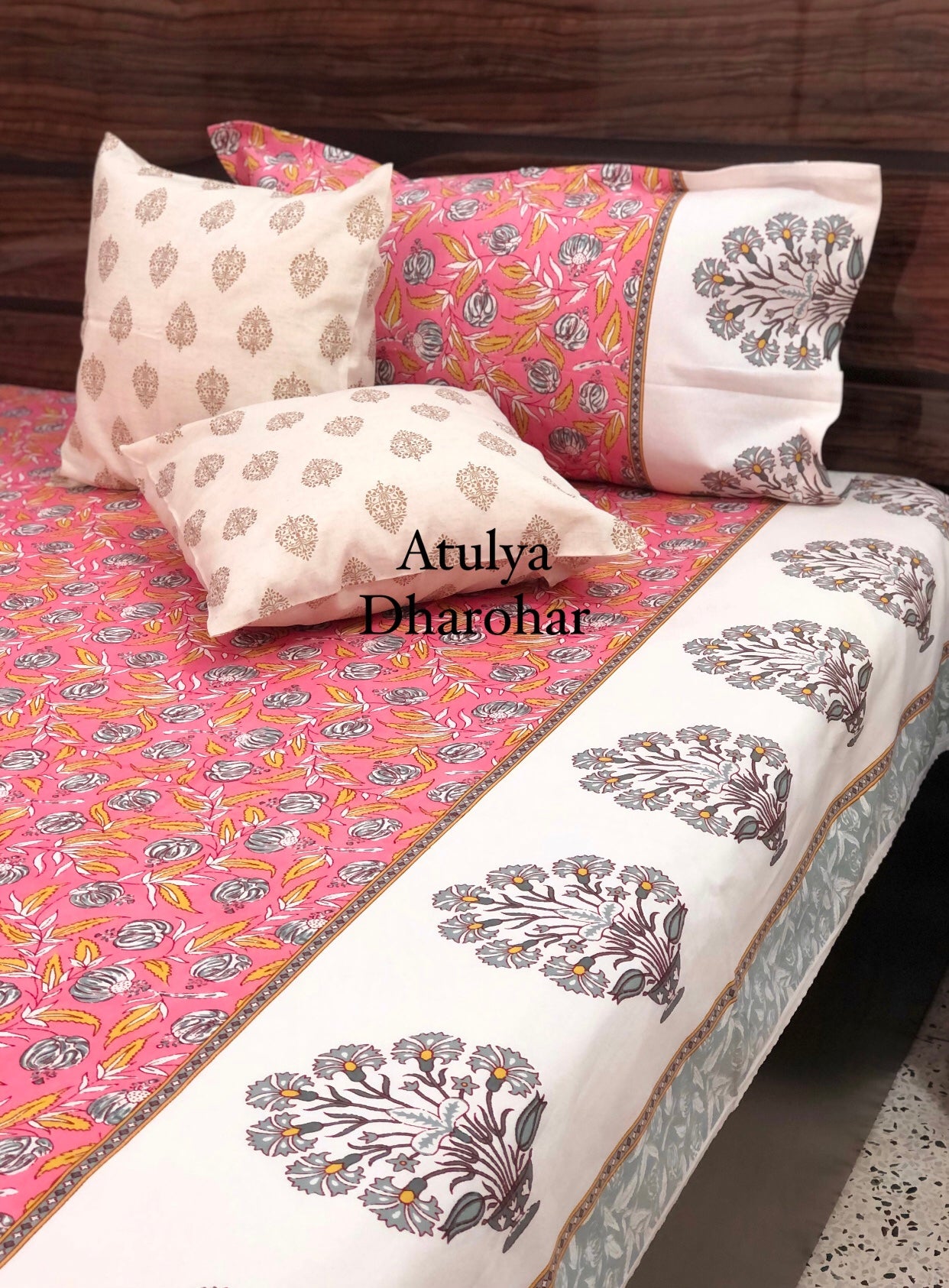 Pink Floral Jaal Bedsheet