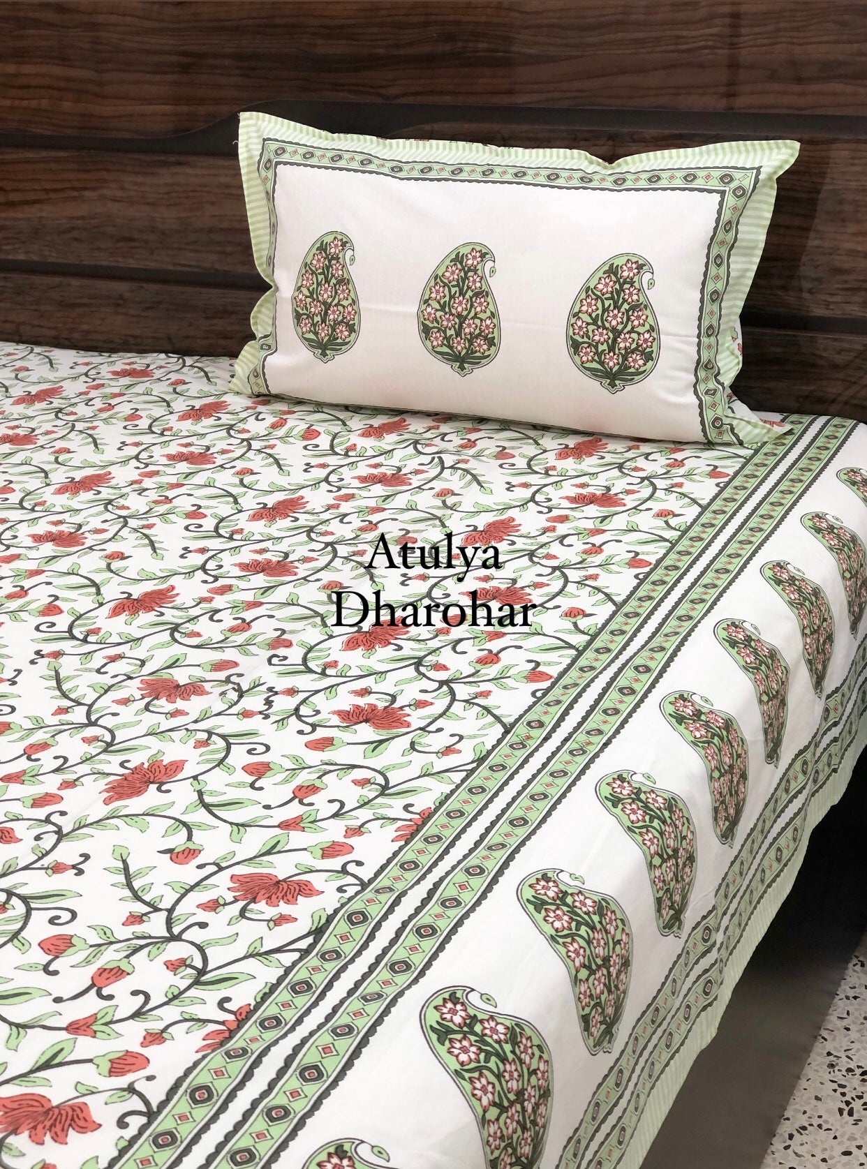 Floral Jaal with Paisley Motifs Bedsheet